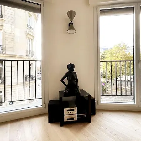 Apartment Tour Eiffel Champs- 6p Elysees 3 3 Bathrooms